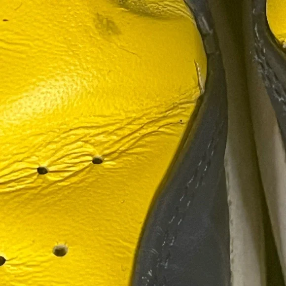 DEADSTOCK Air Jordan 1 Mid Michigan Wolverines Size 12 Yellow Navy Blue - Picture 5 of 16